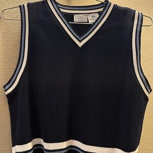 Arizona Jean Company Navy and White V-Neck Sweater Vest